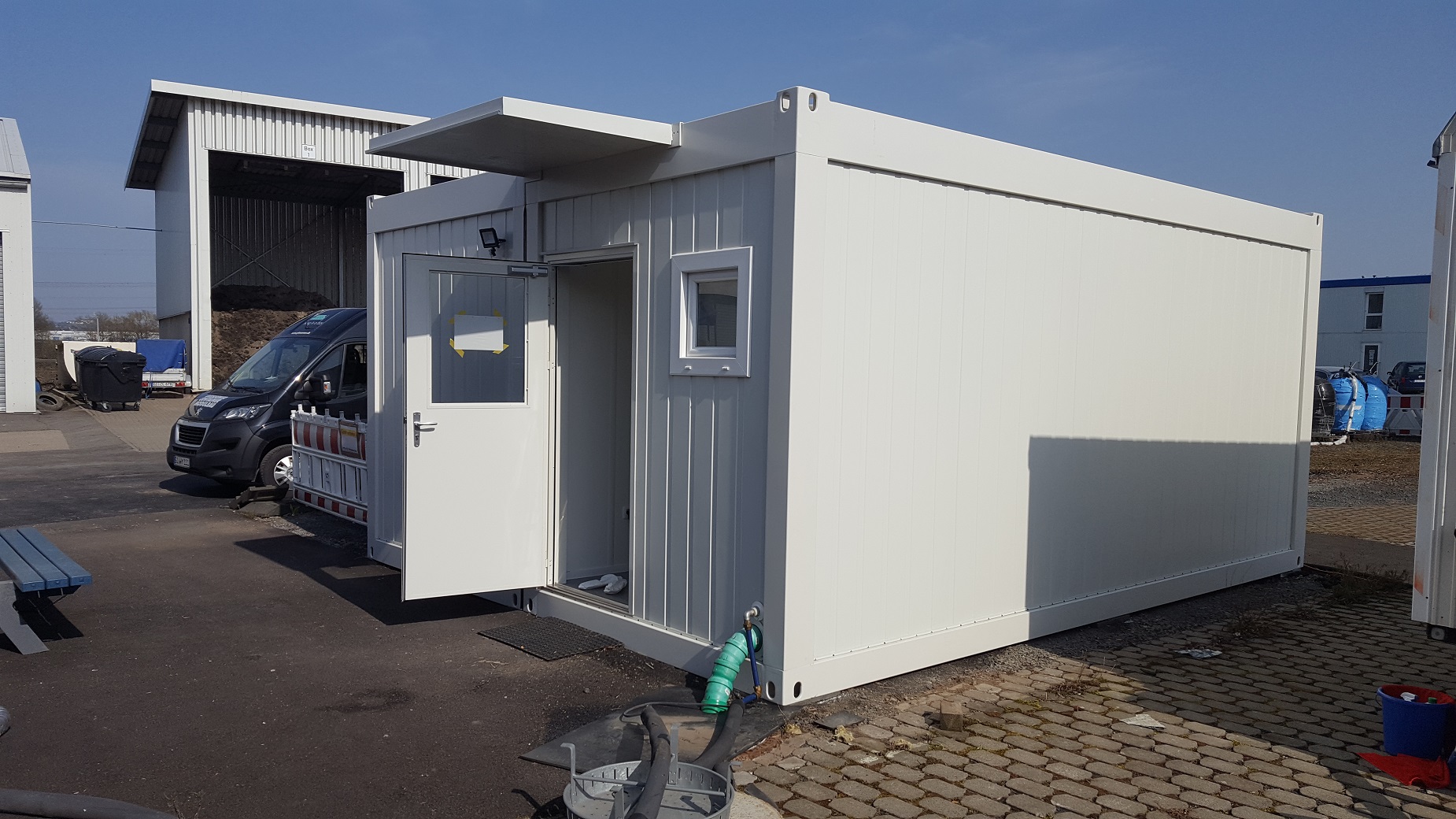 Giessener Container Modulbau MWB Mittelhessische Wasserbetriebe Gießen Büro Pausenraum 4